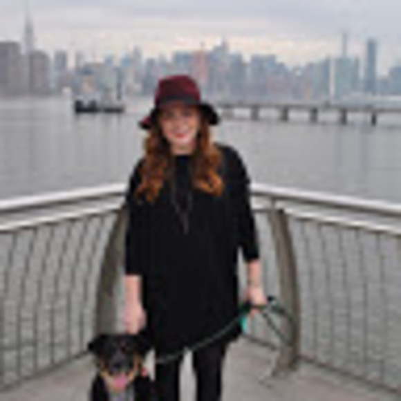 Meet your Posher, Emily - Picture 1 of 1